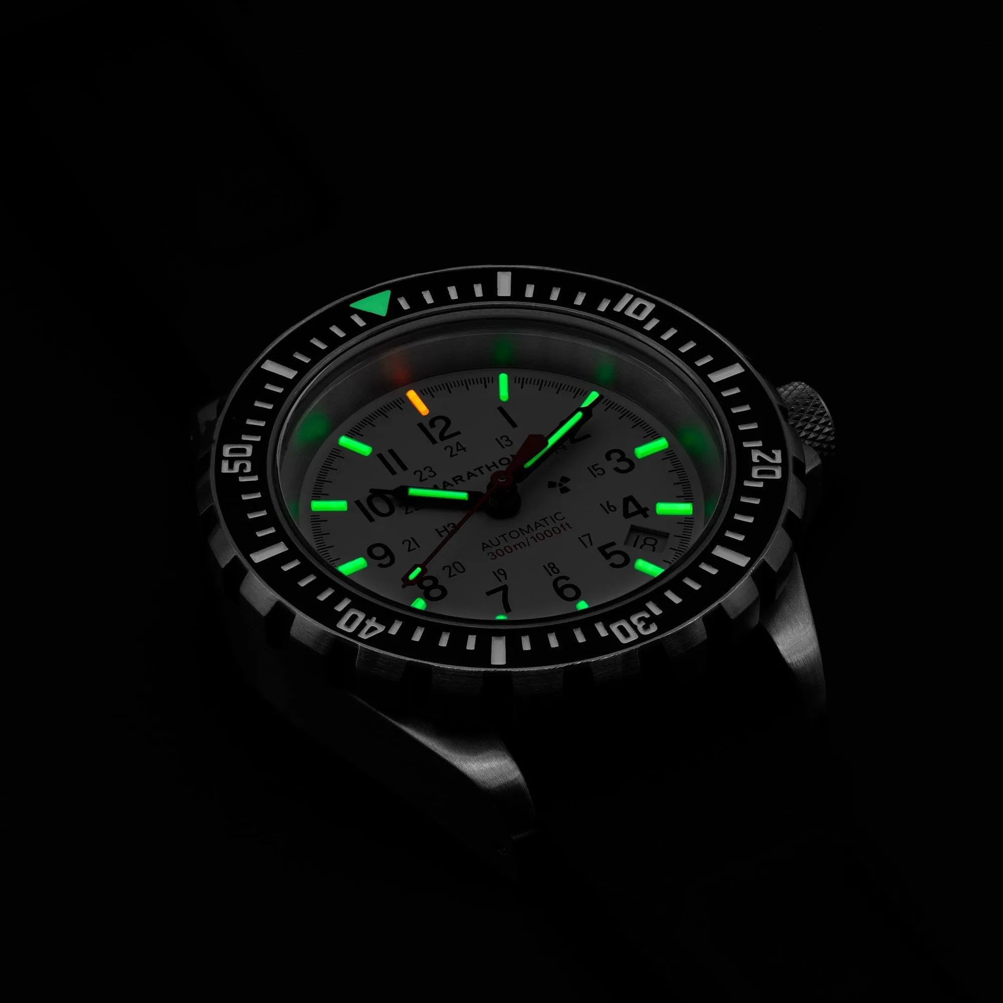 ARCTIC EDITION LARGE DIVER'S AUTOMATIC (GSAR) WITH STAINLESS STEEL BRACELET - 41MM