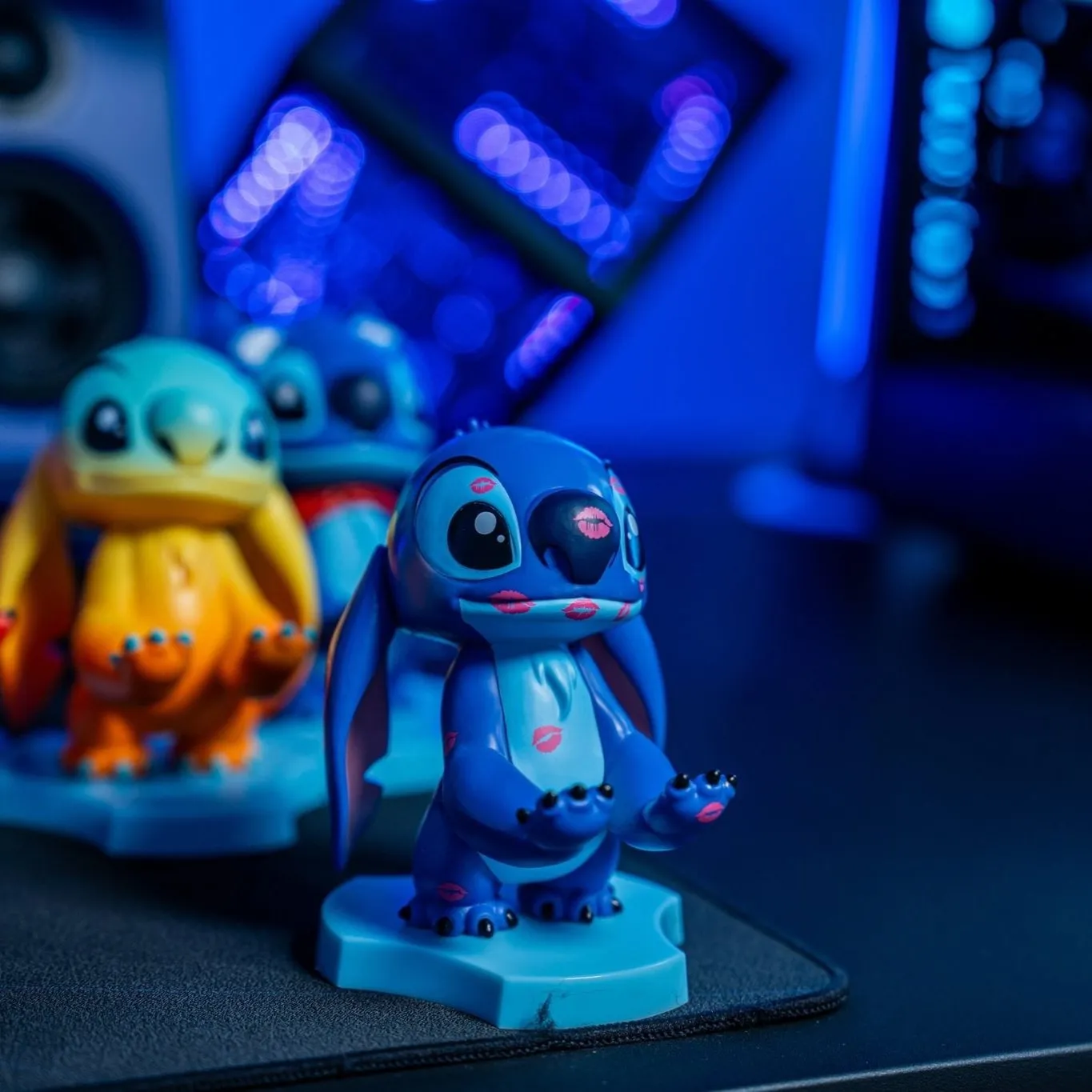 Lilo & Stitch: Loved Up Stitch Holdems, Mini Phone Stand and Device Holder