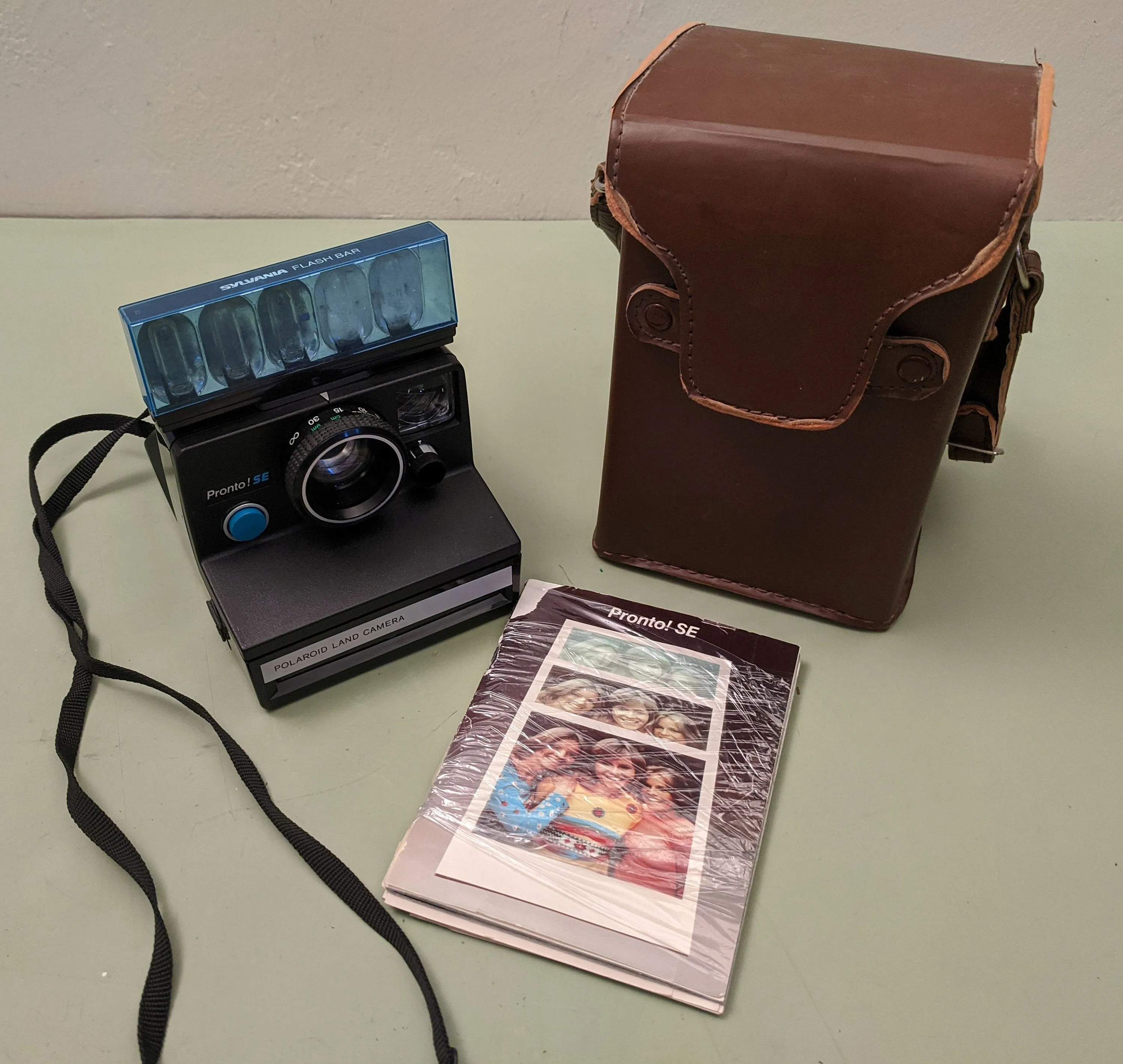 Polaroid Pronto SE Classic SX-70 with original case F*S